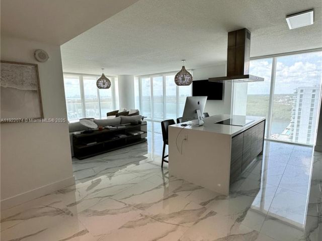 Apartment for rent  Unit #5-2002 - photo 6838814