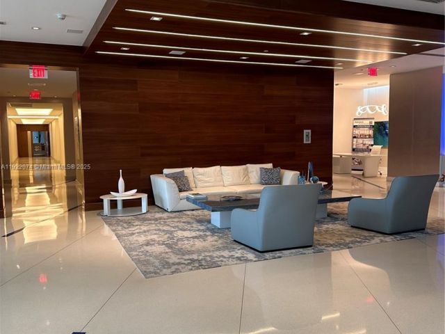 Apartment for rent  Unit #5-2002 - photo 6838817