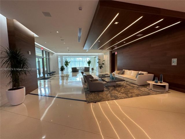 Apartment for rent  Unit #5-2002 - photo 6838818