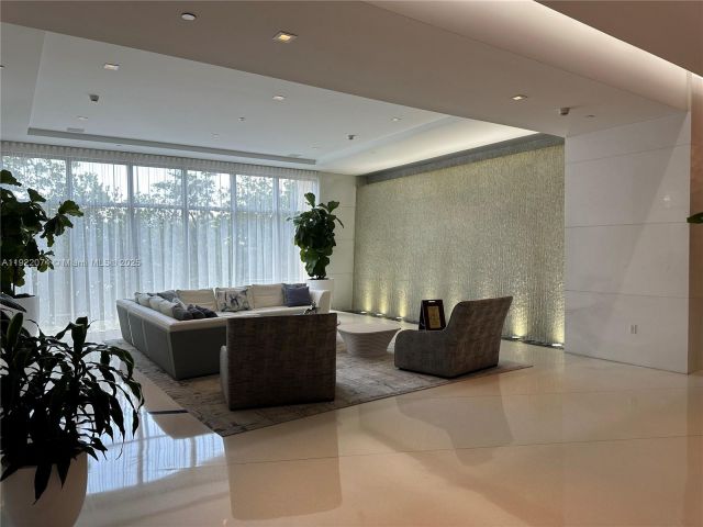 Apartment for rent  Unit #5-2002 - photo 6838819