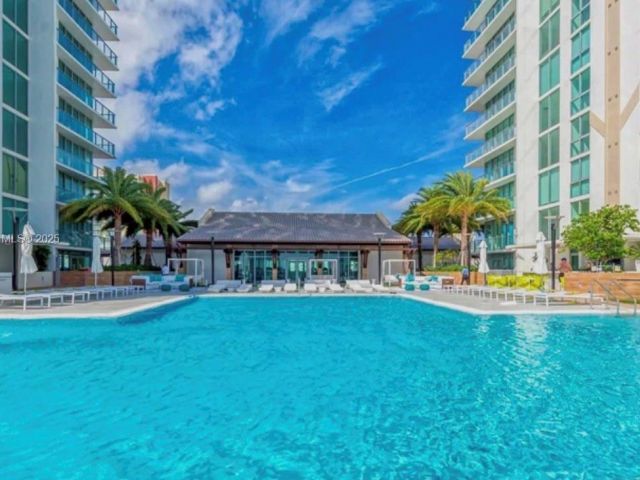 Apartment for rent  Unit #5-2002 - photo 6838824