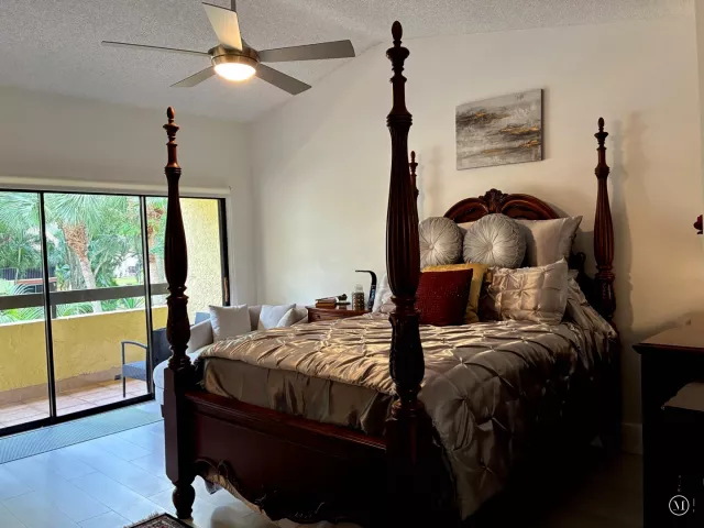 3-bedroom home for sale in Delray Beach - 5425 10th Fairway Drive 3 - MondialRealty