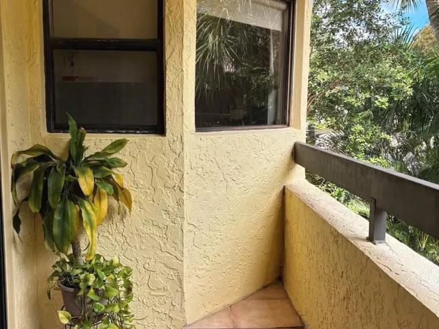 3-bedroom home for sale in Delray Beach - 5425 10th Fairway Drive 3 - MondialRealty