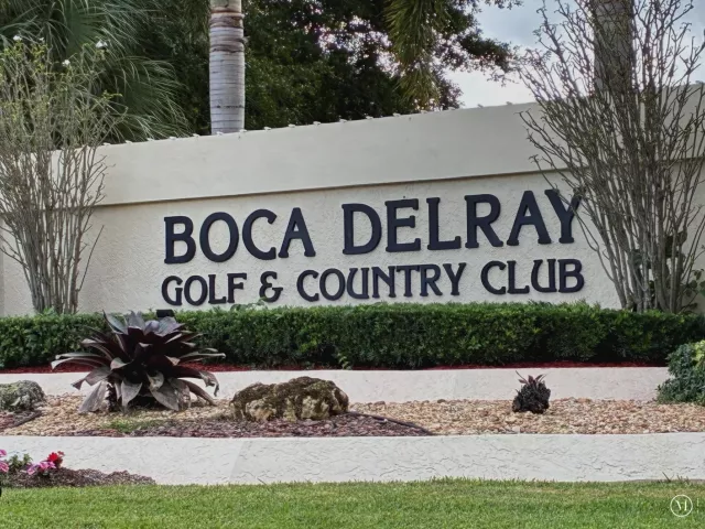 3-bedroom home for sale in Delray Beach - 5425 10th Fairway Drive 3 - MondialRealty