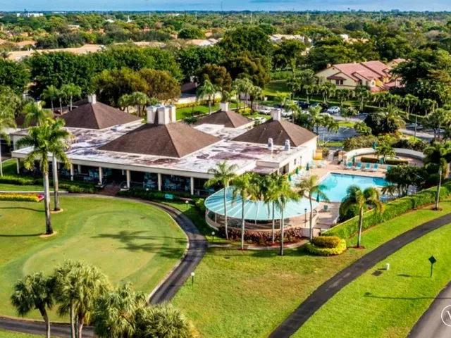 3-bedroom home for sale in Delray Beach - 5425 10th Fairway Drive 3 - MondialRealty