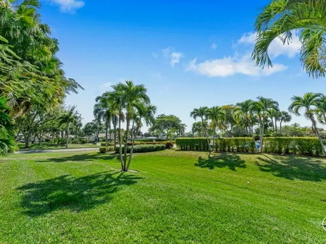 3-bedroom home for sale in Delray Beach - 5425 10th Fairway Drive 3 - MondialRealty