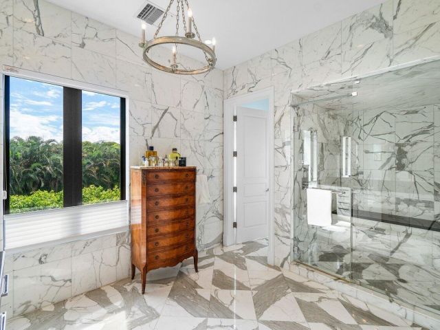 Home for sale at 7172 Valencia Drive - photo 6850141