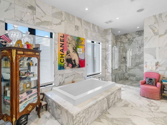 Home for sale at 7172 Valencia Drive - photo 6850142