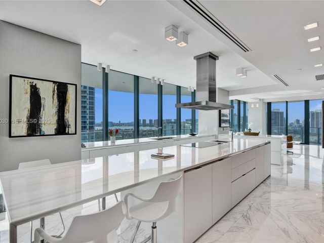 Apartment for sale  Unit #16 - photo 7494438