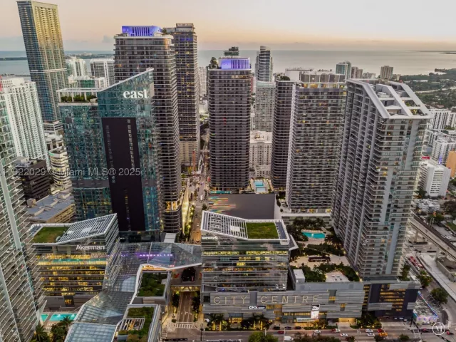 1-bedroom condo for sale in Miami - 55 SW 9th St 1705 - MondialRealty