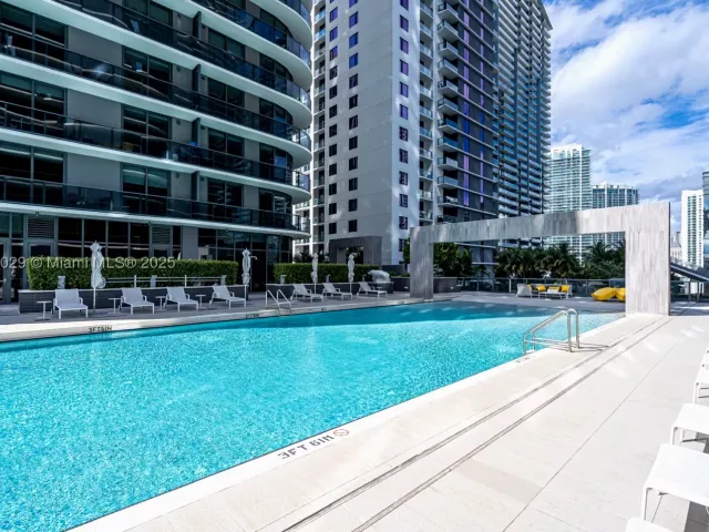 1-bedroom condo for sale in Miami - 55 SW 9th St 1705 - MondialRealty