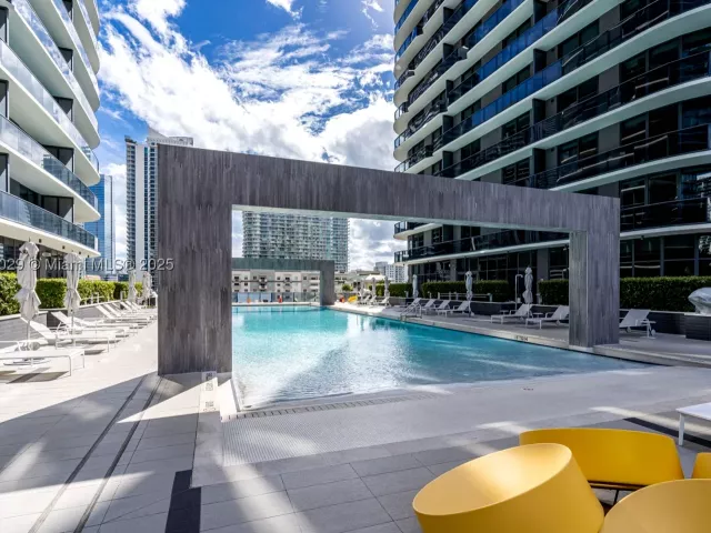 1-bedroom condo for sale in Miami - 55 SW 9th St 1705 - MondialRealty
