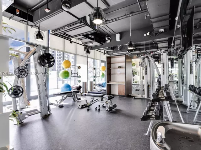 1-bedroom condo for sale in Miami - 55 SW 9th St 1705 - MondialRealty