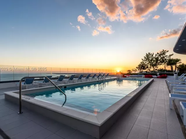 1-bedroom condo for sale in Miami - 55 SW 9th St 1705 - MondialRealty