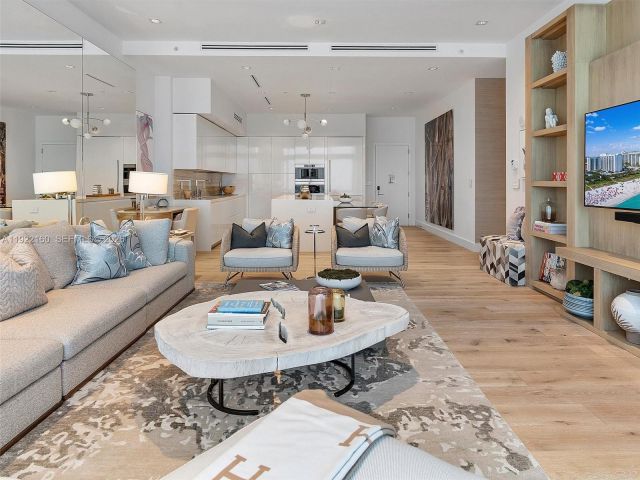 Apartment for sale  Unit #PH-1613 - photo 6839318