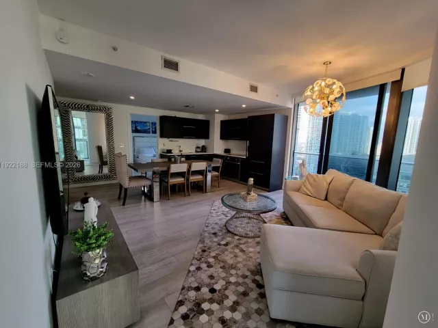 2-bedroom condo for rent in Miami - 45 SW 9th St 2201 - MondialRealty