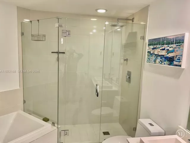 2-bedroom condo for rent in Miami - 45 SW 9th St 2201 - MondialRealty