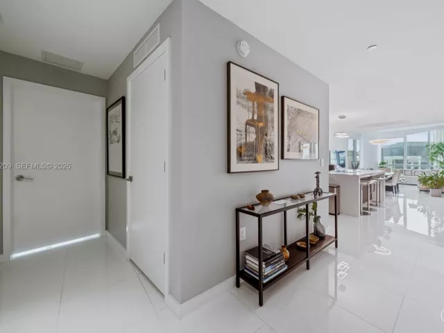 4-bedroom condo for sale in Miami - 851 NE 1st Ave 3911 - MondialRealty