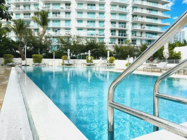 1-bedroom condo for rent in Miami Beach - 6620 Indian Creek Dr 617 - MondialRealty