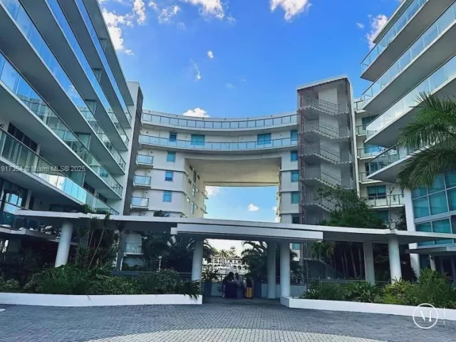 1-bedroom condo for rent in Miami Beach - 6620 Indian Creek Dr 617 - MondialRealty