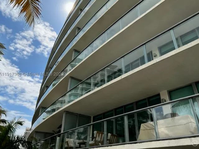 1-bedroom condo for rent in Miami Beach - 6620 Indian Creek Dr 617 - MondialRealty