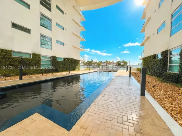 1-bedroom condo for rent in Miami Beach - 6620 Indian Creek Dr 617 - MondialRealty
