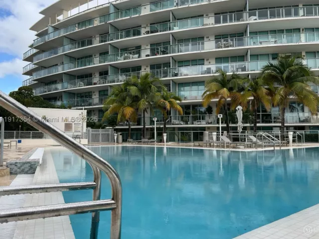 1-bedroom condo for rent in Miami Beach - 6620 Indian Creek Dr 617 - MondialRealty