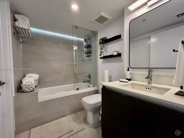 1-bedroom condo for rent in Miami Beach - 6620 Indian Creek Dr 617 - MondialRealty