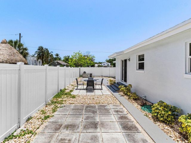 Home for sale at 123 NW 6th Avenue - photo 6866469