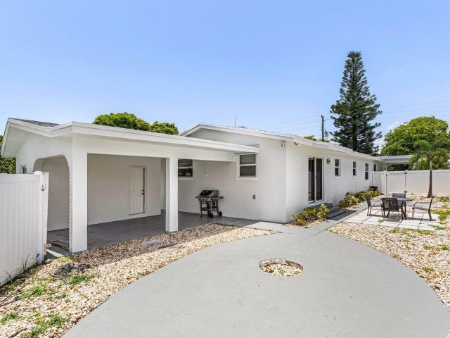 Home for sale at 123 NW 6th Avenue - photo 6866477