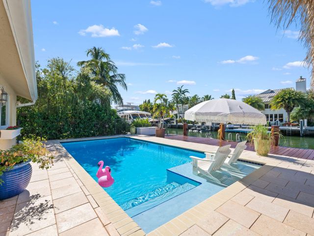 Home for sale at 713 SE 25th Avenue - photo 6888106