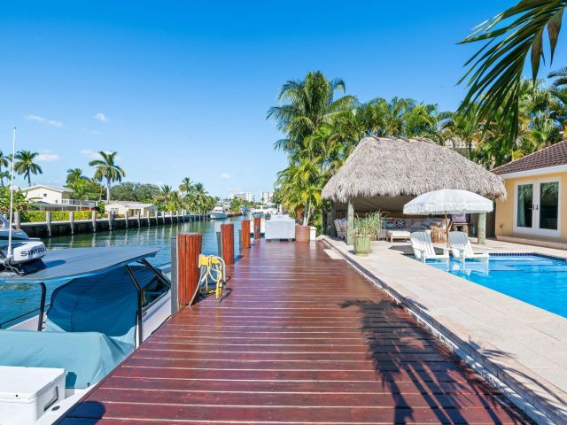 Home for sale at 713 SE 25th Avenue - photo 6888118