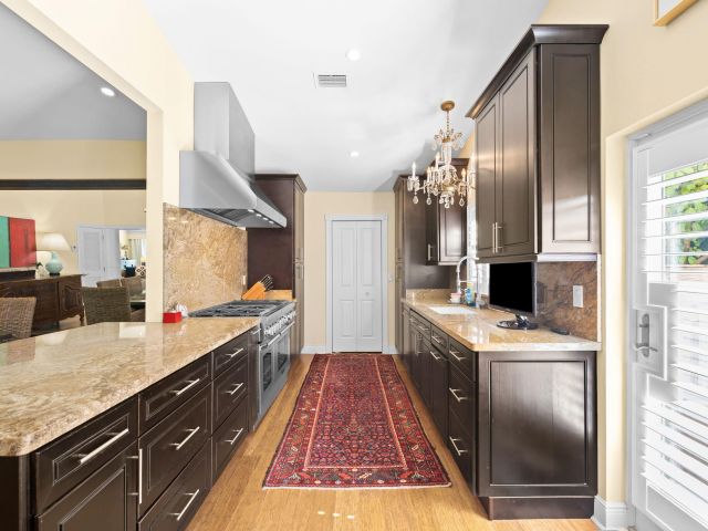 Home for sale at 713 SE 25th Avenue - photo 6888122