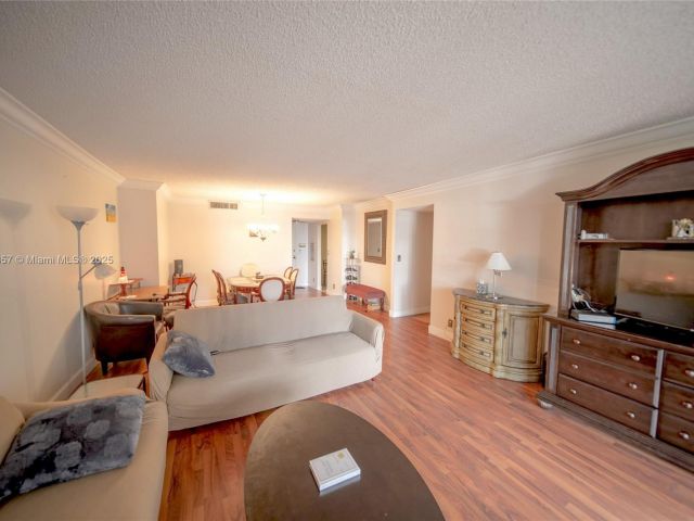 2-bedroom condo for sale in Hallandale Beach - 2500 Parkview Dr 517 - MondialRealty