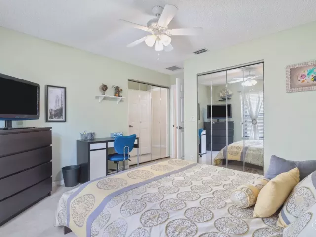 4-bedroom home for sale in Boca Raton - 11241 Island Lakes Lane - MondialRealty