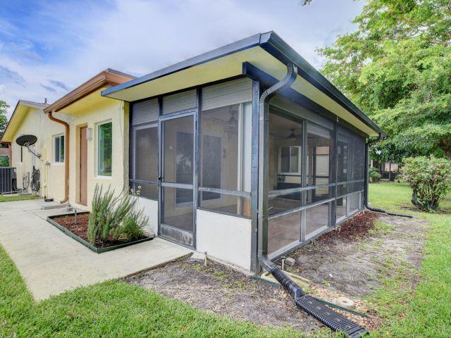 Home for rent at 6347 Country Wood Way - photo 6866448