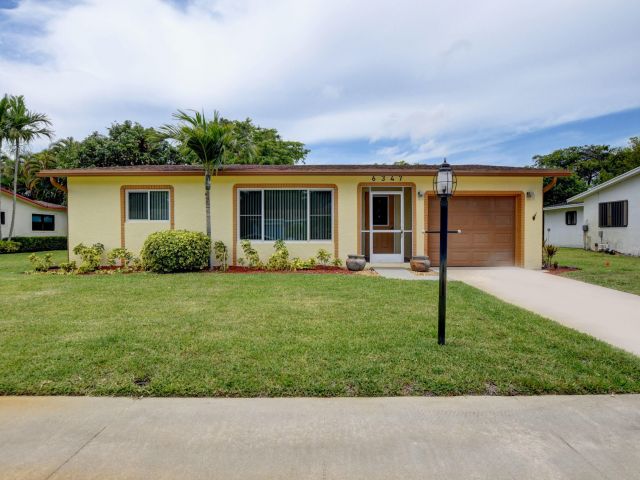 Home for rent at 6347 Country Wood Way - photo 6866449