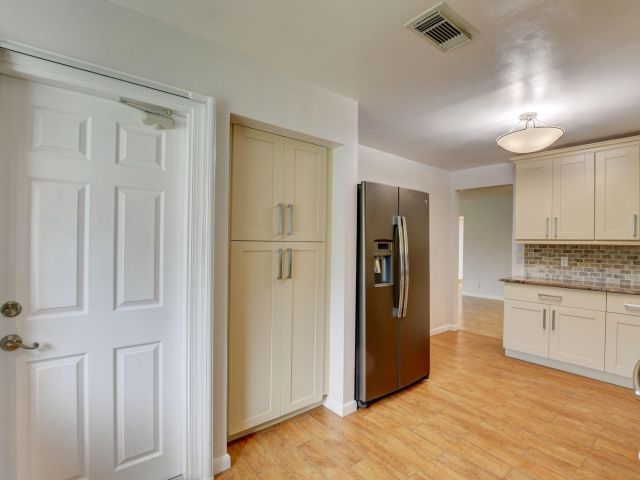 Home for rent at 6347 Country Wood Way - photo 6866451