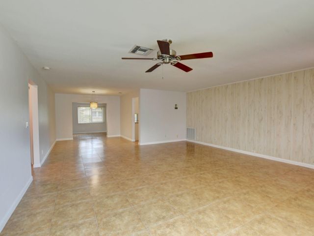 Home for rent at 6347 Country Wood Way - photo 6866454