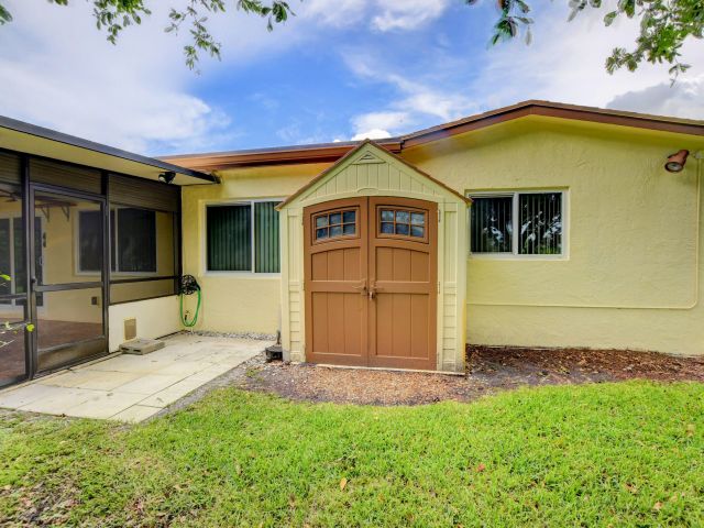 Home for rent at 6347 Country Wood Way - photo 6866456