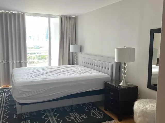 3-bedroom condo for rent in Miami - 1717 N Bayshore Dr A-1856 - MondialRealty