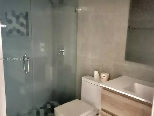 3-bedroom condo for rent in Miami - 1717 N Bayshore Dr A-1856 - MondialRealty