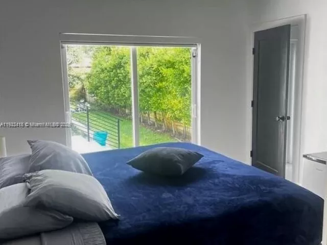 4-bedroom home for rent in Miami - 15 NW 52nd St - MondialRealty