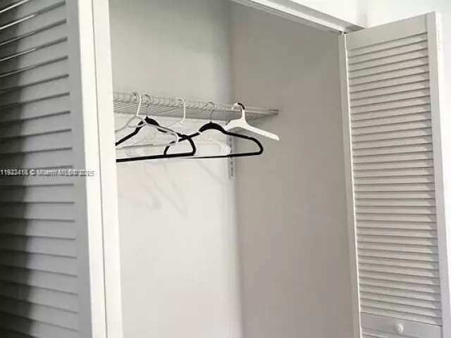 4-bedroom home for rent in Miami - 15 NW 52nd St - MondialRealty