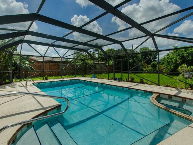 Home for rent at 22191 SW 60th Avenue - photo 6850125