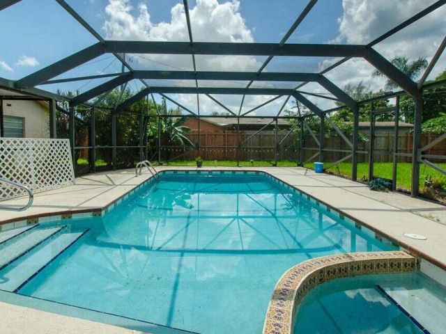 Home for rent at 22191 SW 60th Avenue - photo 6850127