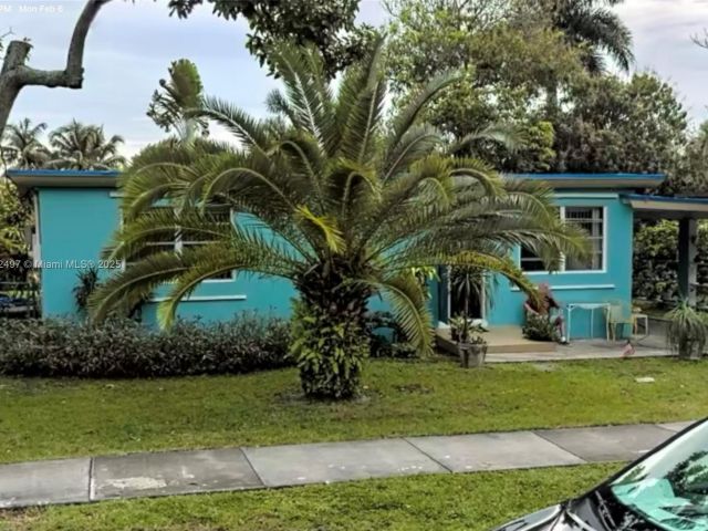 Home for rent at 209 SW 5th St - photo 6841793