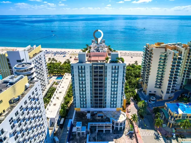 2-bedroom condo for sale in Miami Beach - 1500 Ocean Dr 907 - MondialRealty