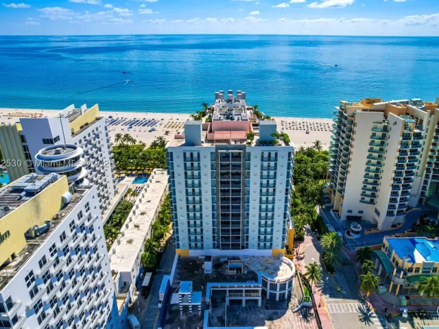 2-bedroom condo for sale in Miami Beach - 1500 Ocean Dr 907 - MondialRealty