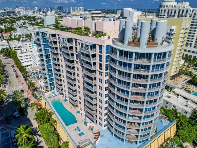 2-bedroom condo for sale in Miami Beach - 1500 Ocean Dr 907 - MondialRealty